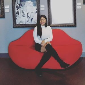 Meet your Posher, Jasmine